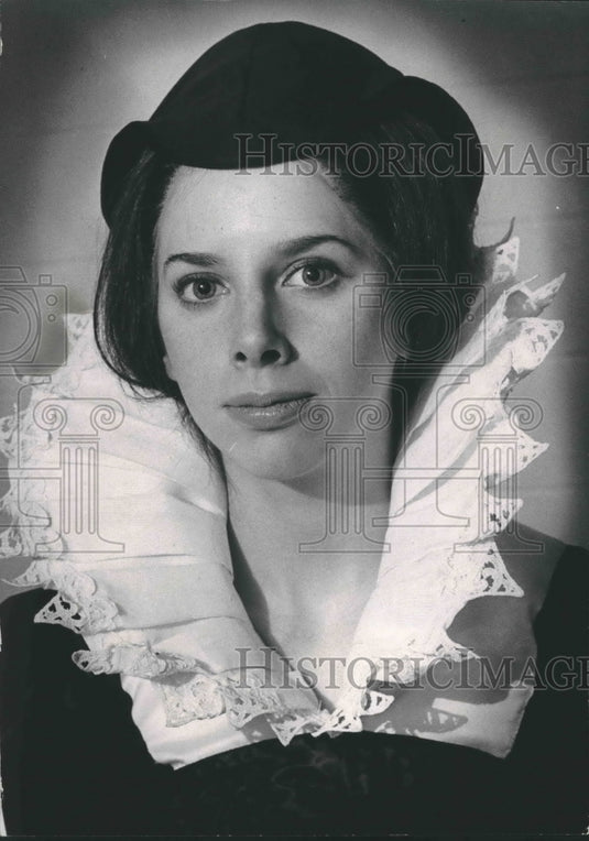 1968, Penelope Reed Stars In 'Mary Stuart' At The Repertory - Historic Images