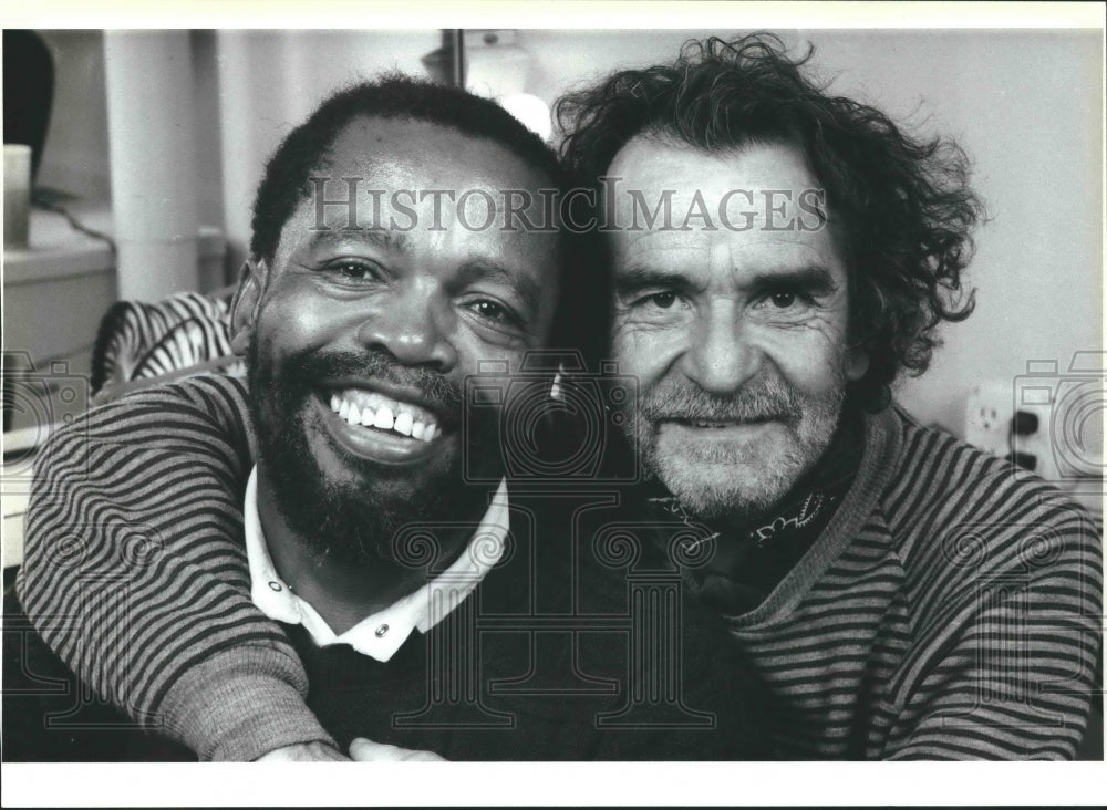 1985 Press Photo Zakes Mokae and Athol Fugard star in &quot;Blood Knot&quot; on Broadway - Historic Images