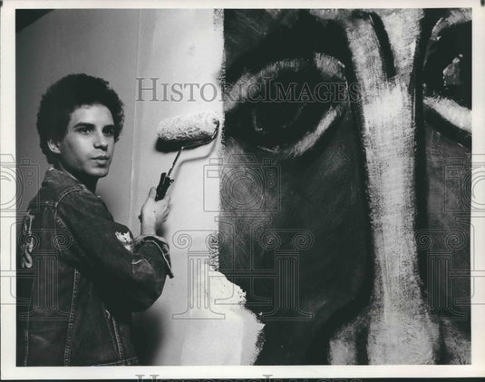 1980, Barry Miller stars on "Trapper John, MD" CBS-TV - mjp27041 - Historic Images