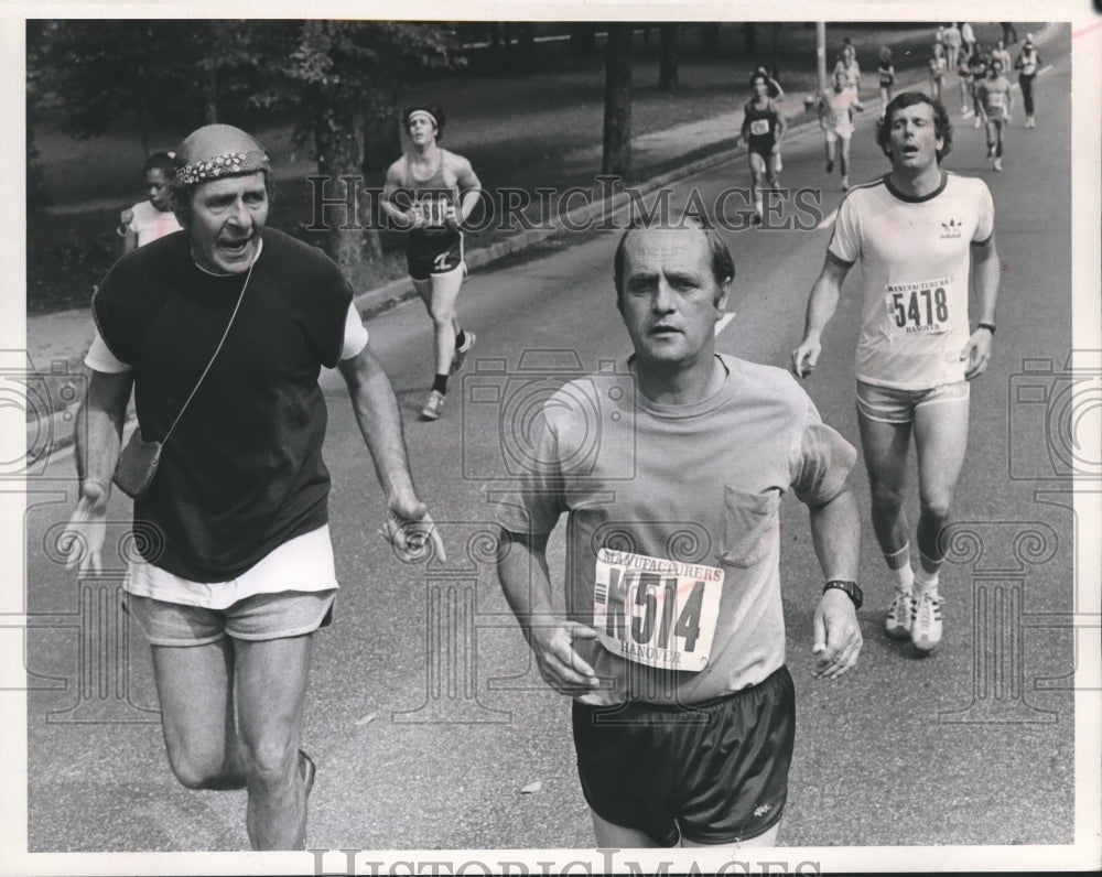1980, Actor Bob Newhart in the Film &quot;Marathon&quot; - mjp27184 - Historic Images