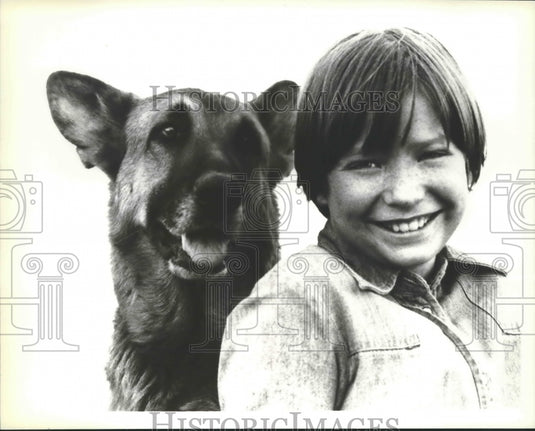 1980, Andrew McMillan in "The Courage of Kavik, The Wolf Dog" - Historic Images