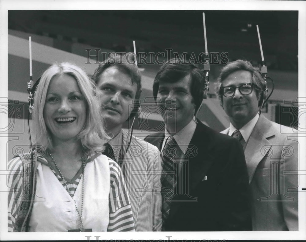 1976 Press Photo NBC News commentators cover Republican convention Kansas City - Historic Images