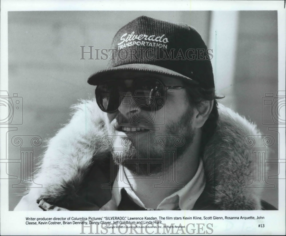 1985, Director Lawrence Kasdan in &quot;Silverado&quot; - mjp27417 - Historic Images