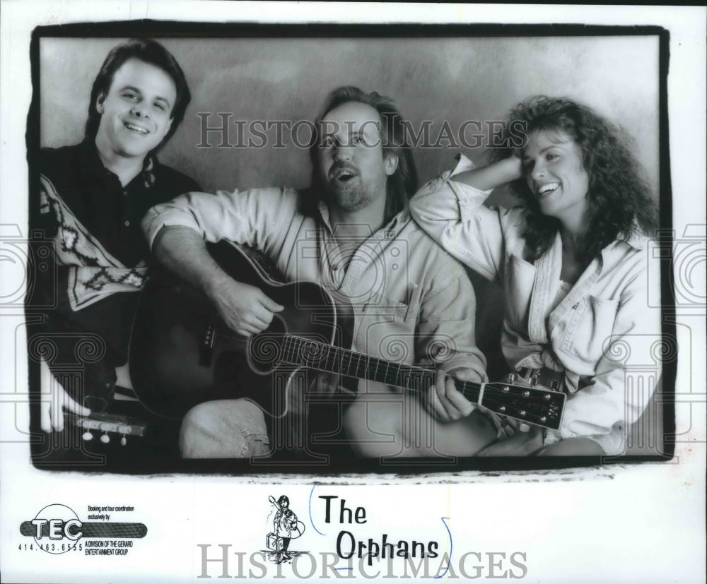 Press Photo Musical Group The Orphans - Historic Images