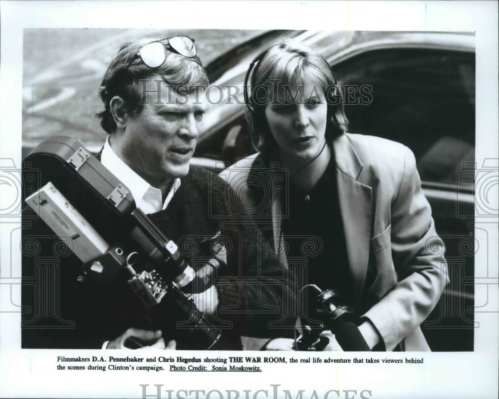 1994 Press Photo Filmmakers D. A. Pennebaker &amp; Chris Hegedus shot &quot;The War Room&quot; - Historic Images