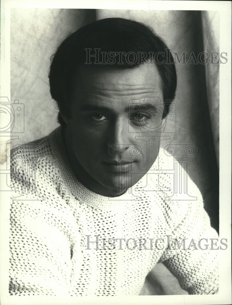 1989, Actor Joe Penny Plays Suave Detective Jake Styles - mjp27727 - Historic Images