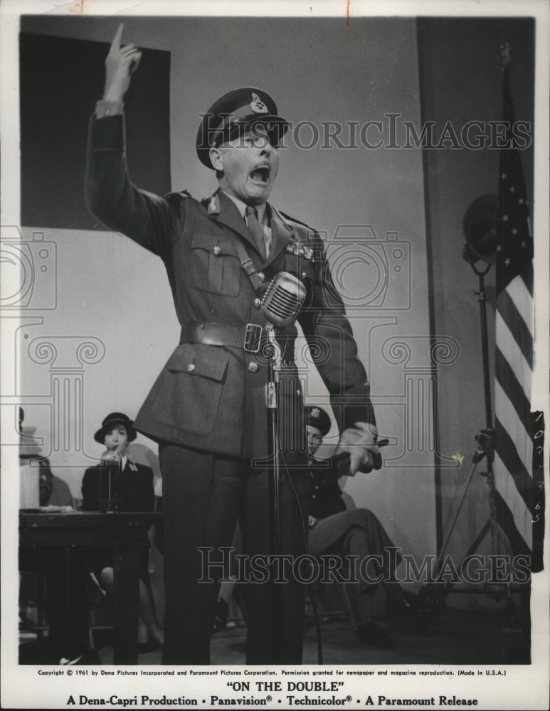 1961 Press Photo Actor Danny Kaye In 'On The Double' - Historic Images