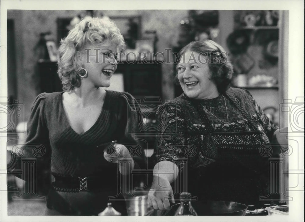 1985, Lila Kaye and Stephanie Faracy star in CBS's "Mama Malone" - Historic Images