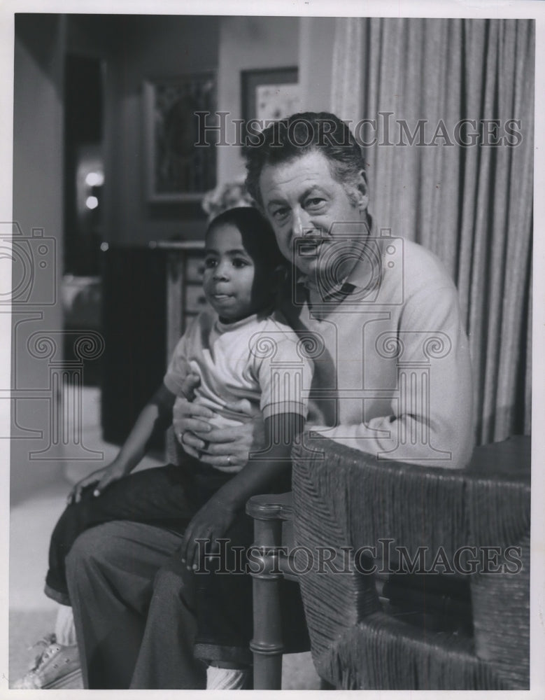 1969 Press Photo "Julia" producer Hal Kanter and co-star Marc Copage- Historic Images