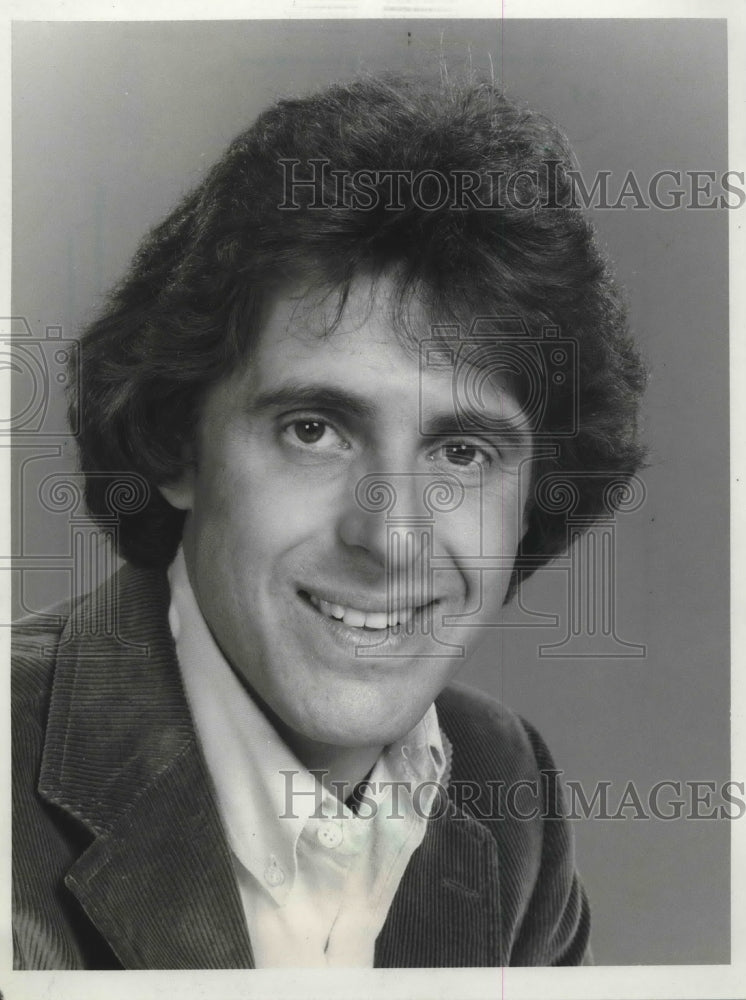 1983 Press Photo Steven Kampmann in &quot;Newhart&quot; - mjp27956- Historic Images