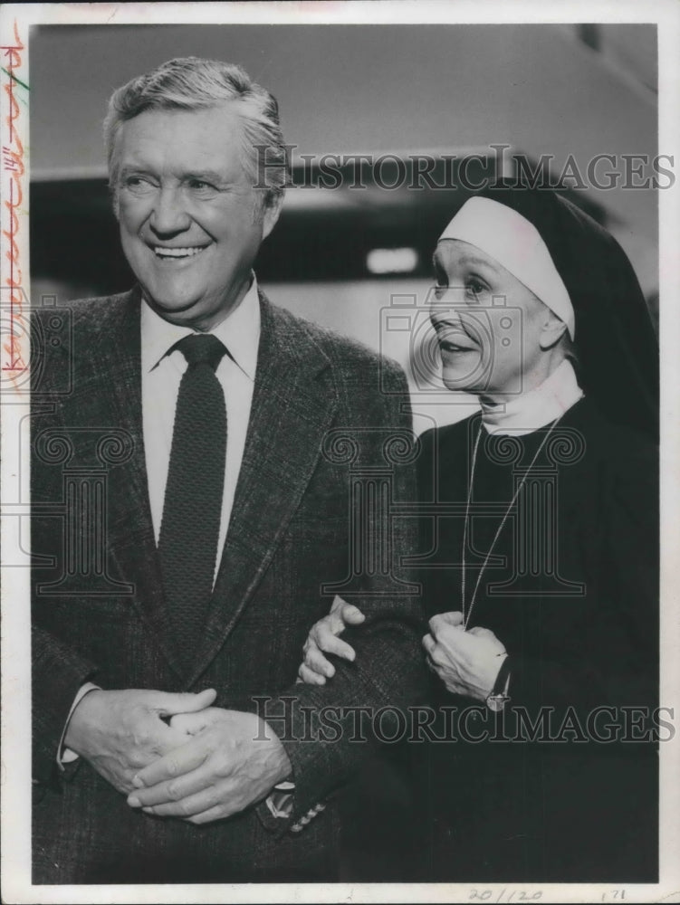 1980 Press Photo Dennis Morgan, Jane Wyman actors in &quot;The Love Boat,&quot; on ABC. - Historic Images