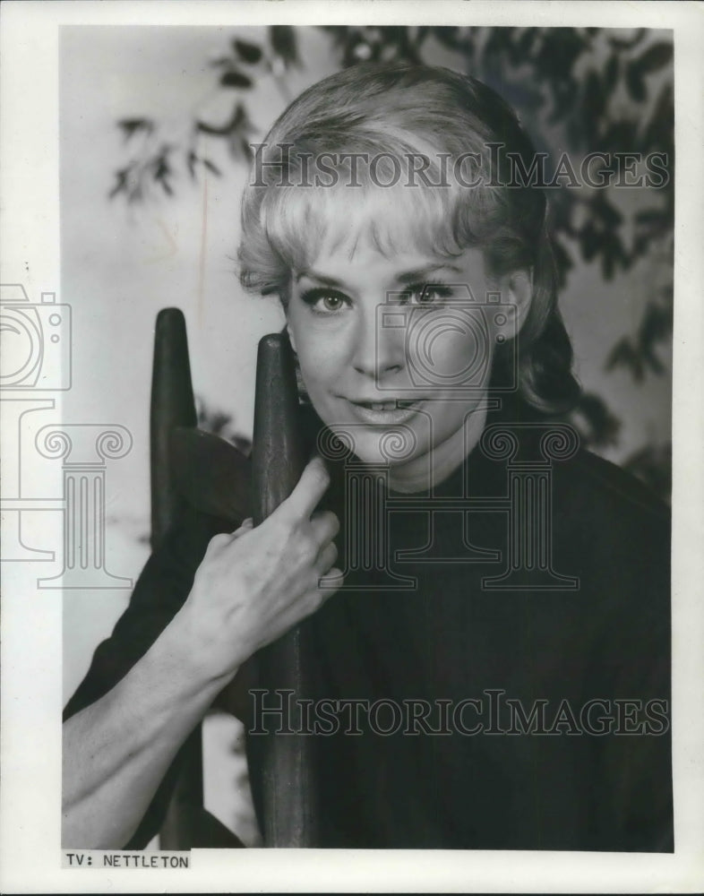 1967, Lois Nettleton stars in "The Honkers" - Historic Images