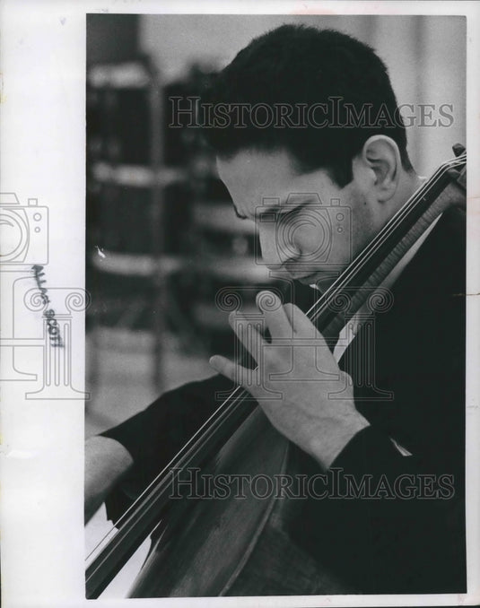 1967, Cellist Stephan Kates to play at Milwaukee Schubert Festival - Historic Images