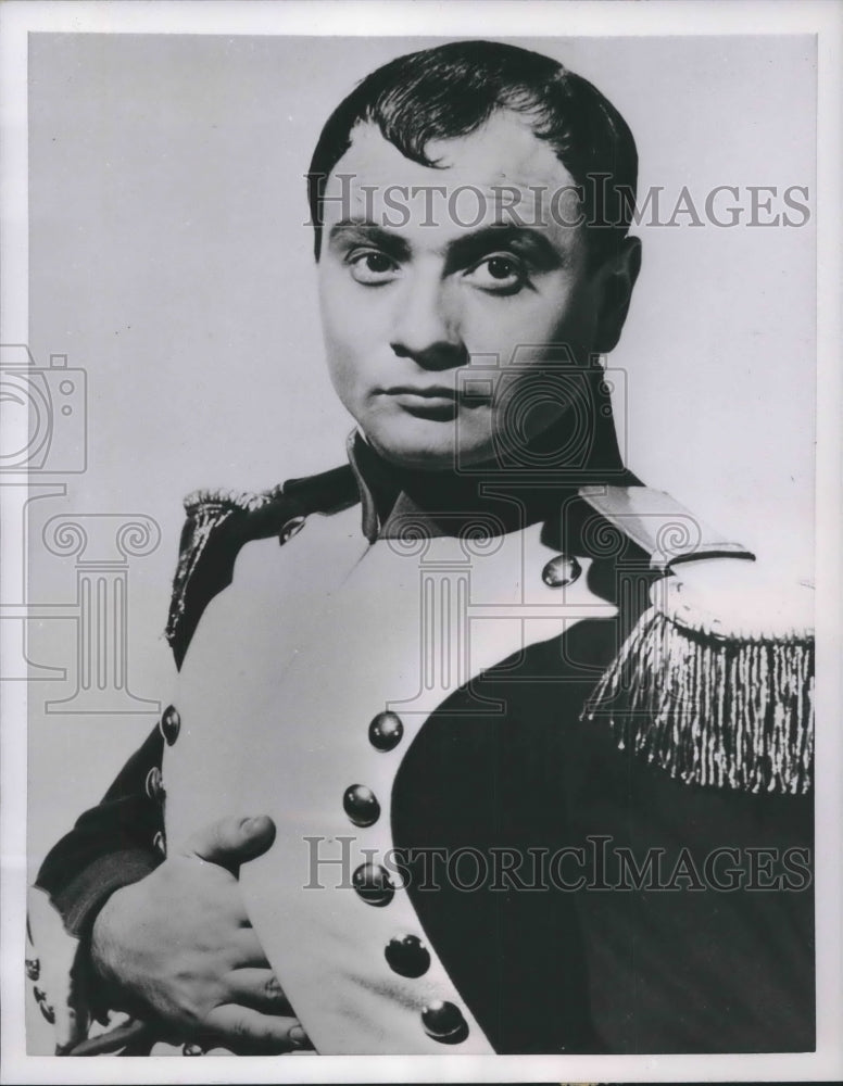 1953 Press Photo Actor Aram Katcher portrays Napoleon in &quot;Scaramouche&quot; - Historic Images