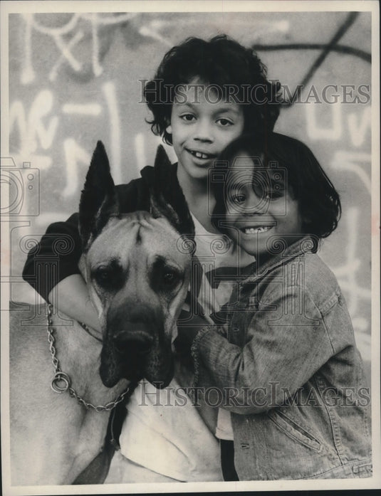 1976, Anthony Perez & Steven Dennis Vasquez star in "Popi" - Historic Images