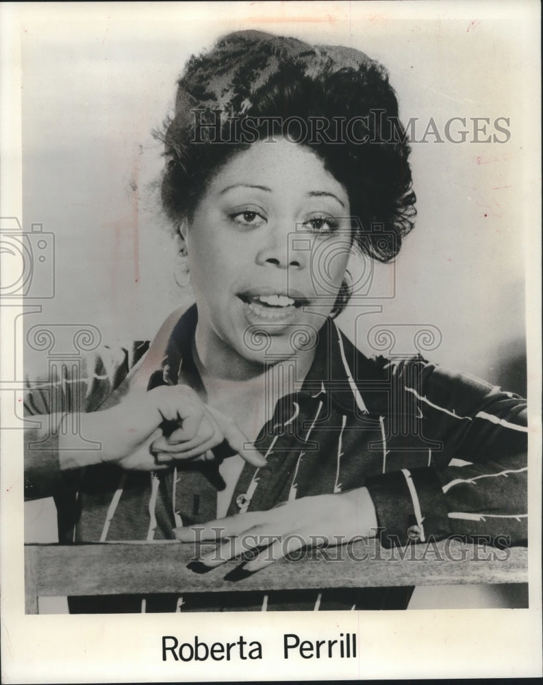 Press Photo Comedienne Roberta Perrill - Historic Images