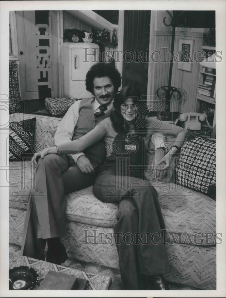1978 Press Photo Gabriel Kaplan &amp; Marcia Stassman In &quot;Welcome Back, Kotter&quot; - Historic Images