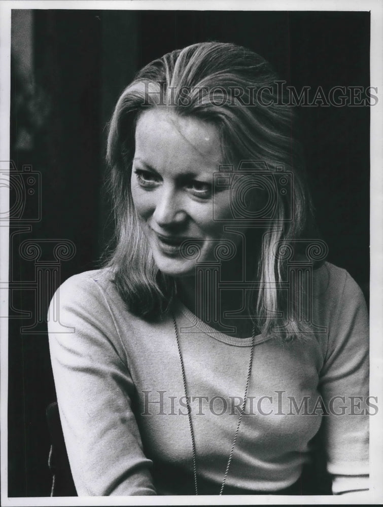 1975, NBC Correspondent Cassie Mackin - Historic Images