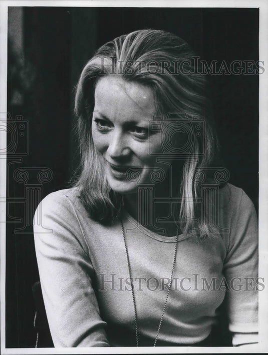1975, NBC Correspondent Cassie Mackin - Historic Images