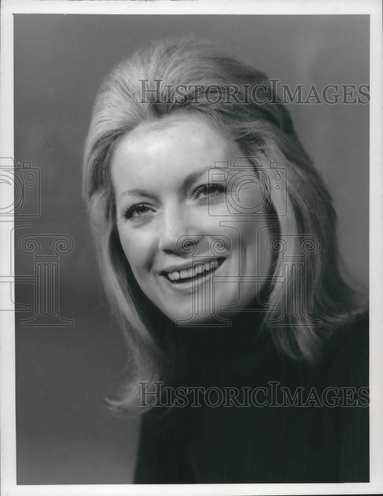 1972 Television Floor Reporter Catherine Mackin - Historic Images