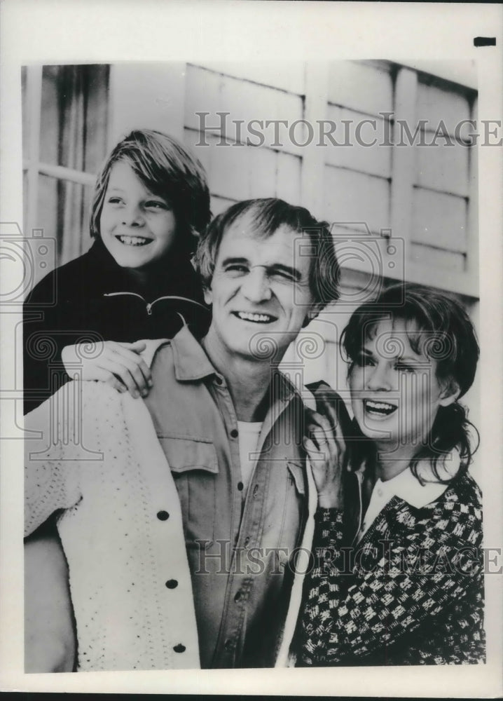 1980, Lois Nettleton With Co-Stars In &quot;Echoes Of Summer&quot; - mjp28465 - Historic Images