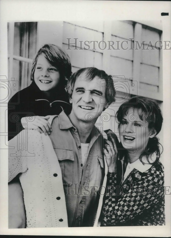 1980, Lois Nettleton With Co-Stars In "Echoes Of Summer" - mjp28465 - Historic Images
