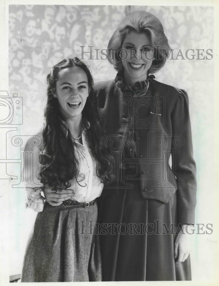1981 Press Photo Carol Johnston With Sarah Purcell On 'Real People Reunion Show'- Historic Images