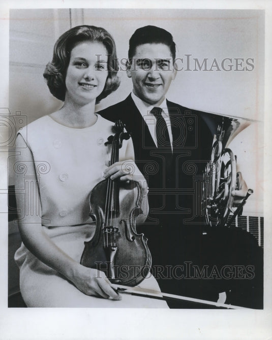 1964 Julia Janson, violinist, & her husband Glenn Janson - Historic Images