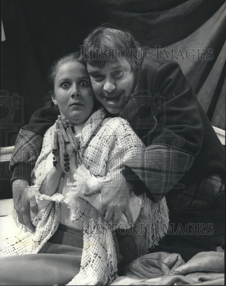 1978 Press Photo Leading stars Dennis Kennedy and Amy Mckenzie in &quot;Sly Fox.&quot;-Historic Images