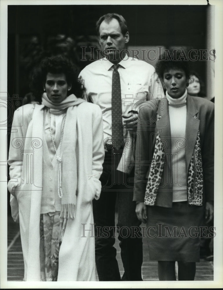 1986 Press Photo Theresa Saldana acts in "Any Second Now" on NBC-TV's "Hunter" - Historic Images