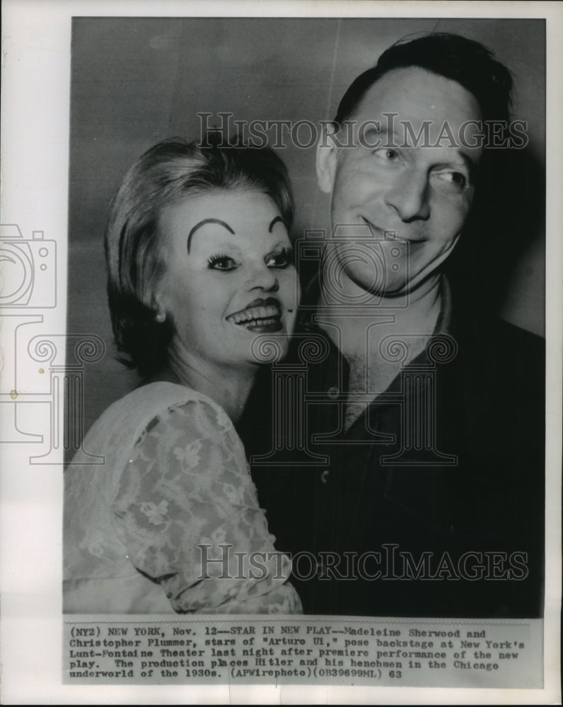 1963 Press Photo Madeline Sherwood and Christopher Plummer backstage in New York- Historic Images
