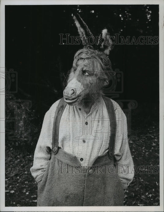 1969, Paul Rogers acts in "A Midsummer NIght's Dream" - Historic Images