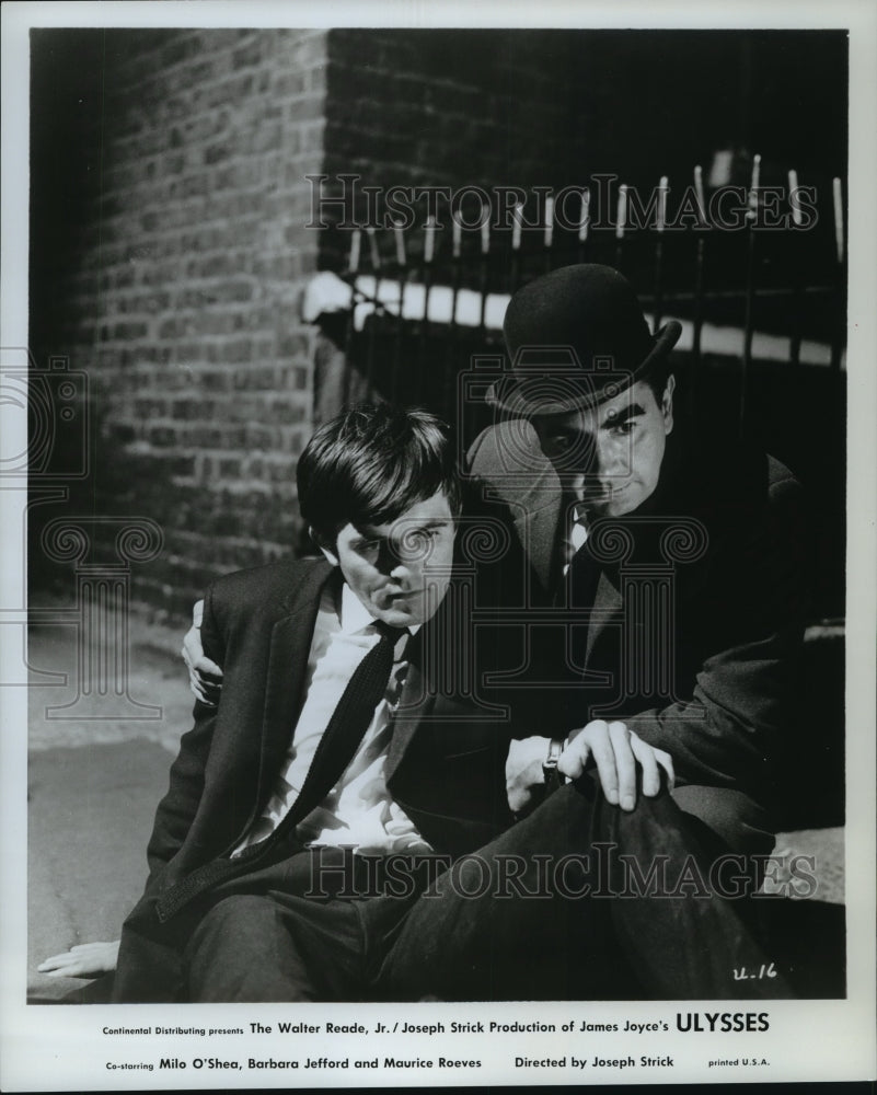 1967, Milo O'Shea and Maurice Roeves star in James Joyce's "Ulysses" - Historic Images