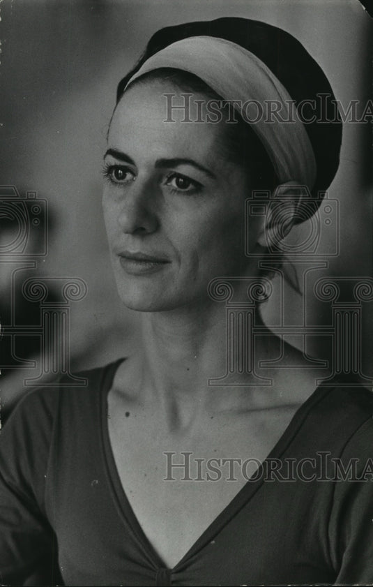 1968, Ballerina Lupe Serrano wears pink in practice sessions - Historic Images