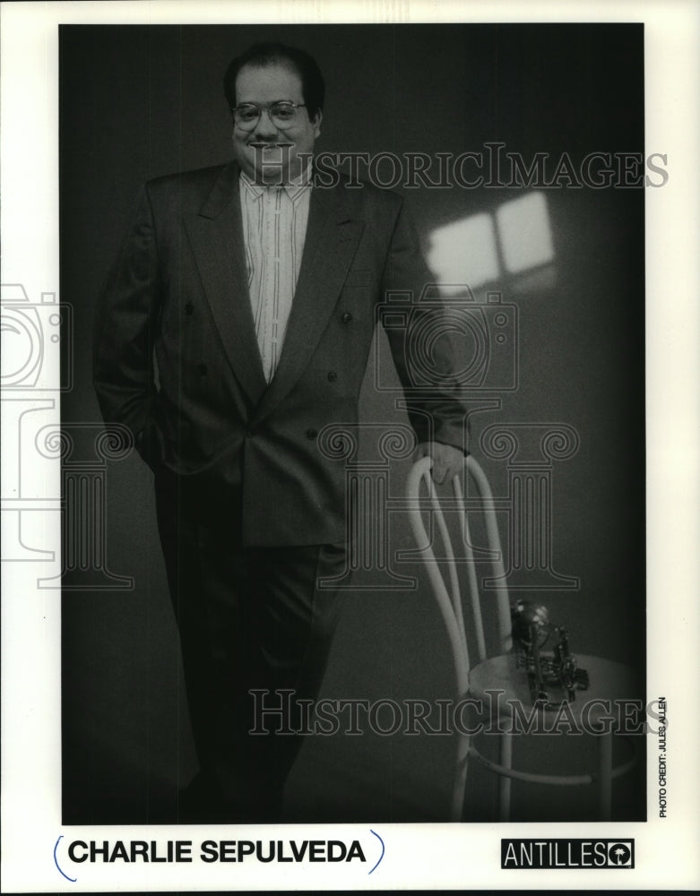 Press Photo Musician Charlie Sepulveda with his trumpet. - Historic Images
