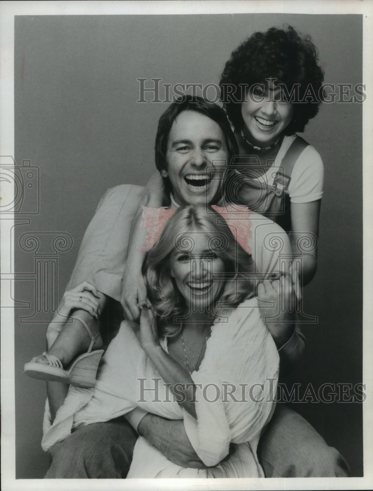 1978 Press Photo Actress Suzanne Somers and others - mjp29124-Historic Images