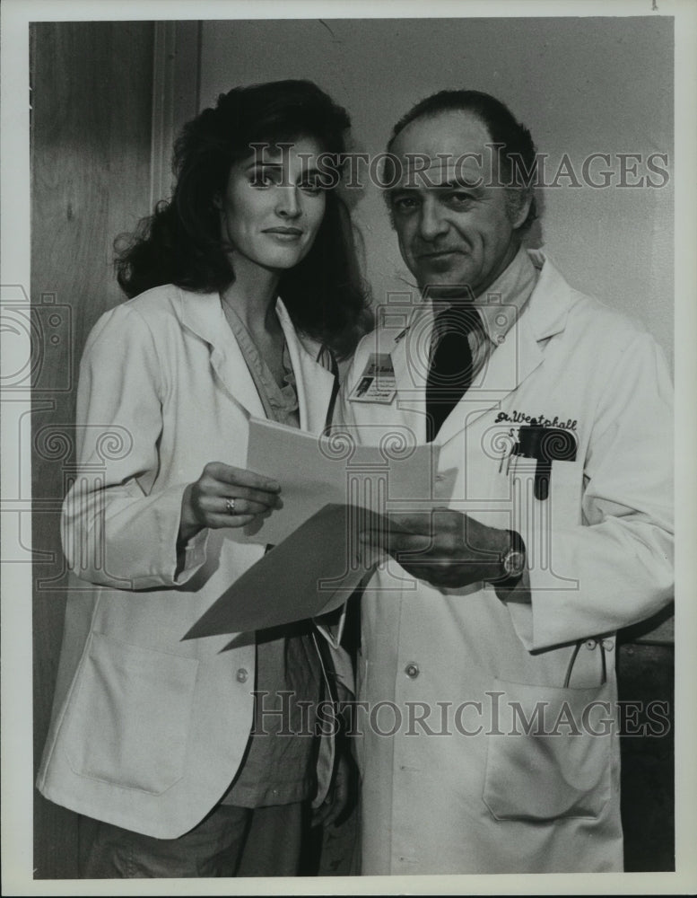 1982 Press Photo Cynthia Sikes And Ed Flanders Star In NBC's 'St. Elsewhere'- Historic Images