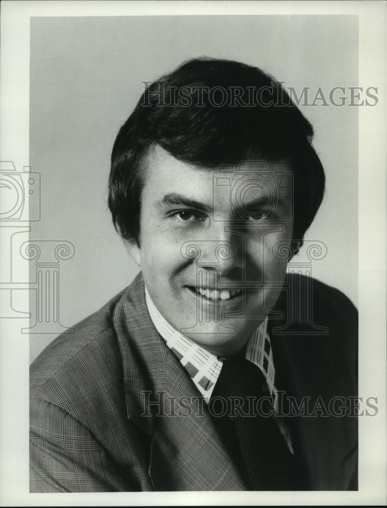 1975, Steve Skinner, senior producer of ABC Evening News - Historic Images