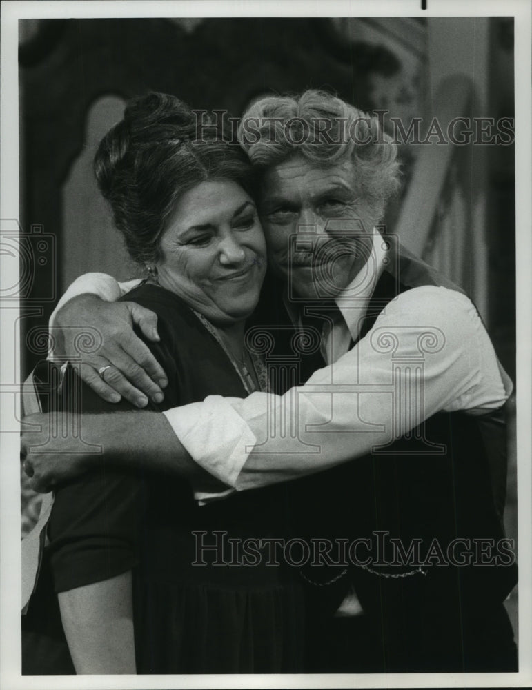 1976 Press Photo &quot;The Sunday Dinner&quot; stars Joe Sirola and Naomi Stevens- Historic Images