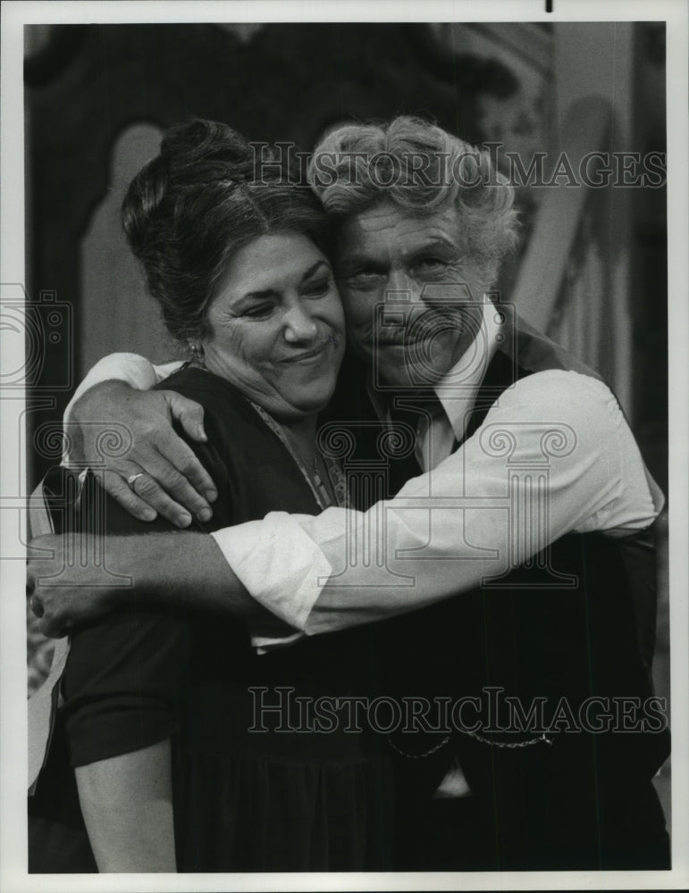 1976 Press Photo "The Sunday Dinner" stars Joe Sirola and Naomi Stevens- Historic Images