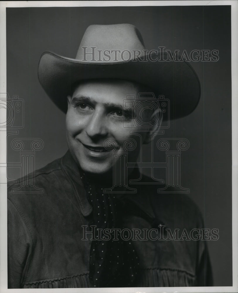 1954, Lan Singer as Holsum Hank in Range Rider on WCAN television - Historic Images
