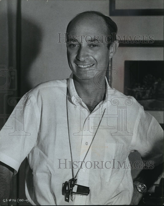 1966 Press Photo Mei Shavelson, director , producer, writer, United States. - Historic Images