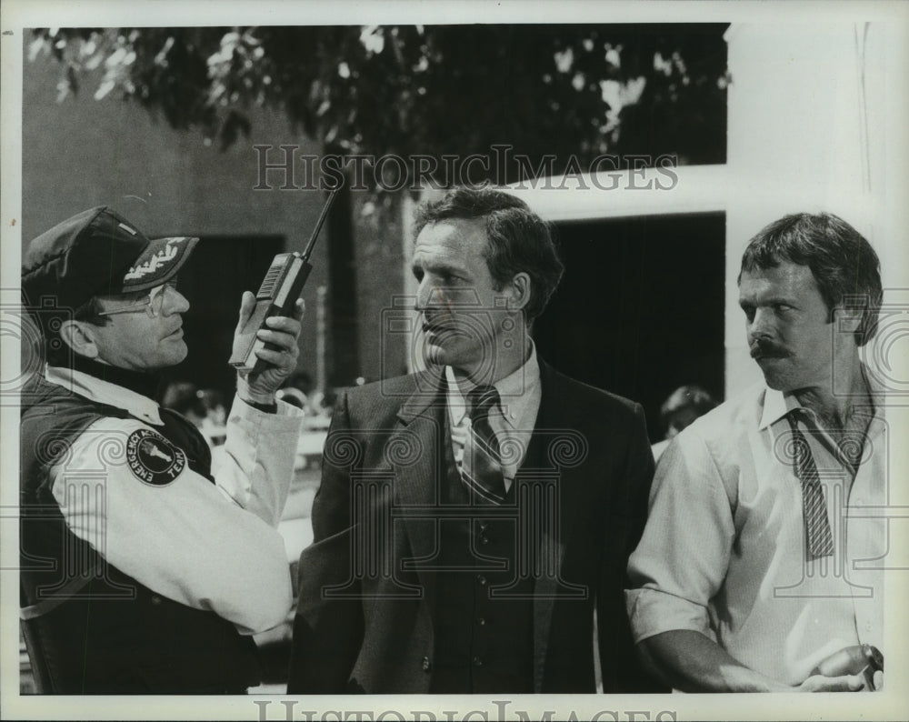 1983 Press Photo Actors Daniel J. Travanti, James B. Sikking and Joe Spano. - Historic Images