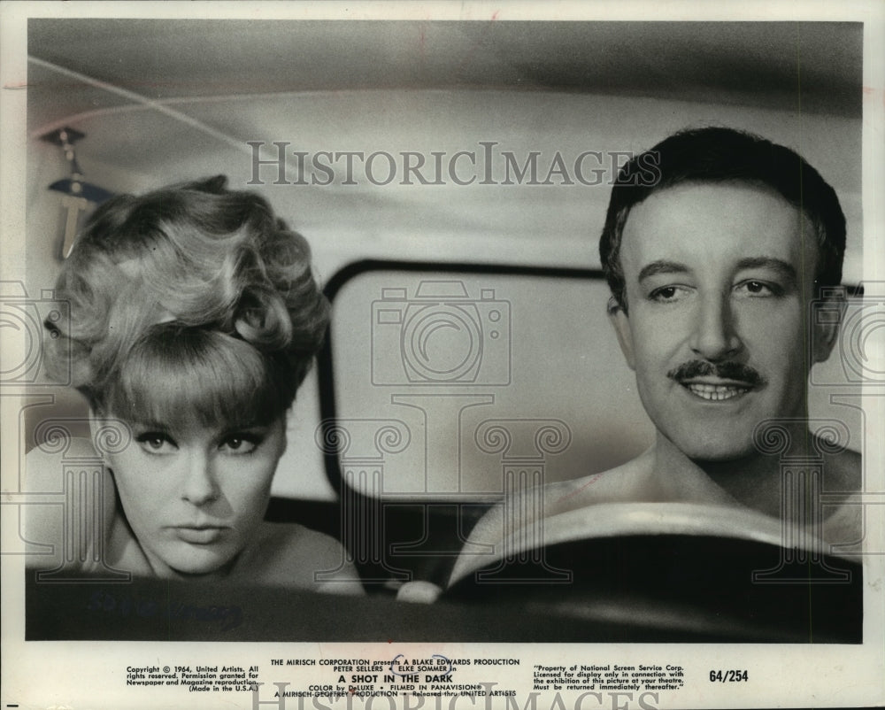 1964 Press Photo Elke Sommer & Petter Sellers in "A Shot In The Dark" - Historic Images
