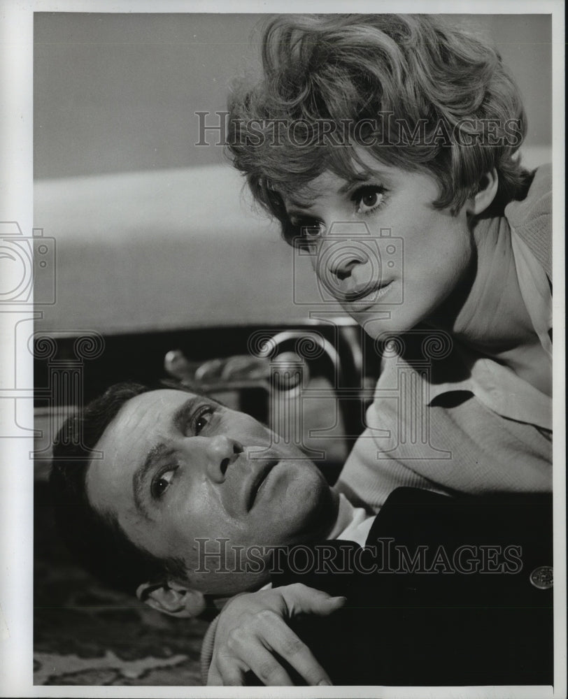 1967, Julie Sommars & Cesare Danova in "The Man From U.N.C.L.E." - Historic Images