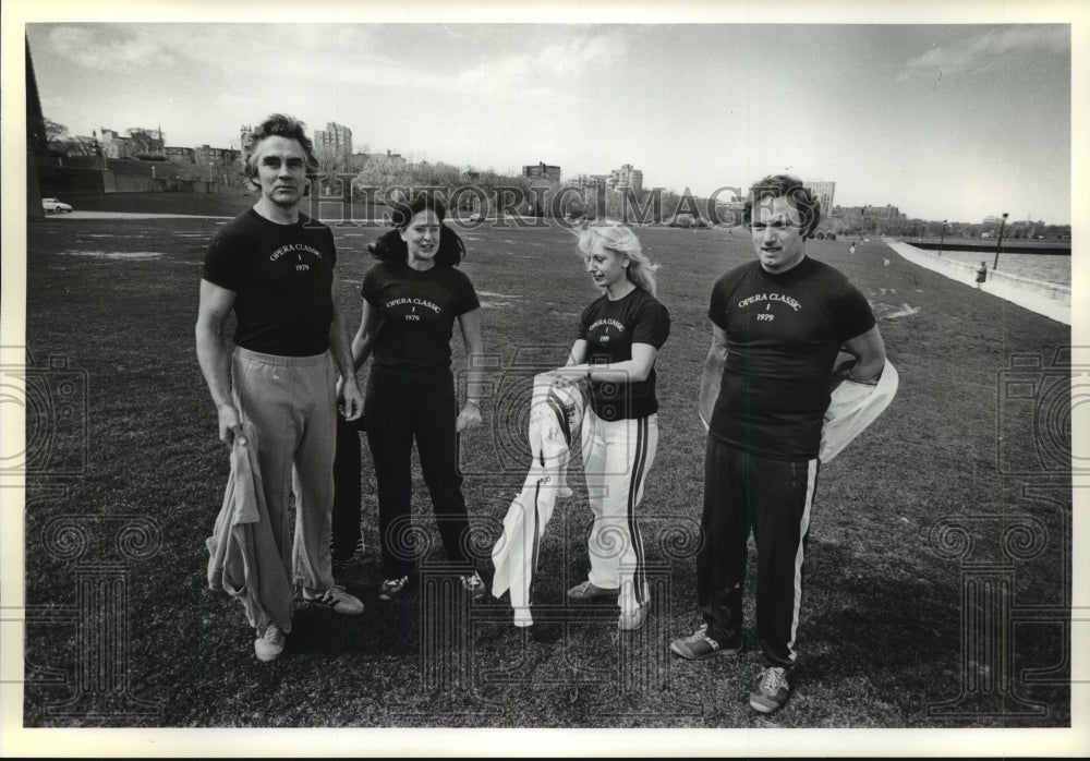 1979 Press Photo Conductor Kenneth Schermerhorn with Karen Lamb & others - Historic Images