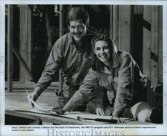 1992 Press Photo Dean Johnson, JoAnne Liebeler appearing on "HomeTime," PBS-TV. - Historic Images