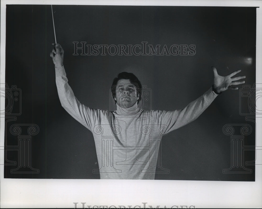1974, Milwaukee conductor Istvan Jaray - Historic Images
