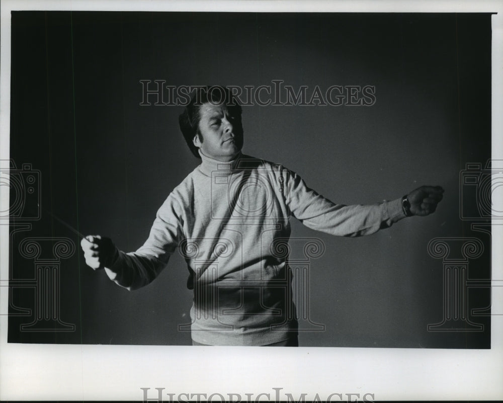 1974 Press Photo Milwaukee conductor Istvan Jaray - Historic Images
