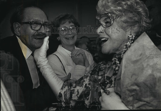 1992 Press Photo Hildegarde and Professor Robert Reichert at Bradley Pavilion - Historic Images